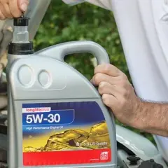 5W-30 Motoröl Test: Die besten Öle & worauf Sie achten müssen