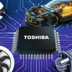 Ein Toshiba-Chip, ein Auto-Chassis, eine Wasserpumpe und ein Lüfter auf blauem Leiterplattenhintergrund.