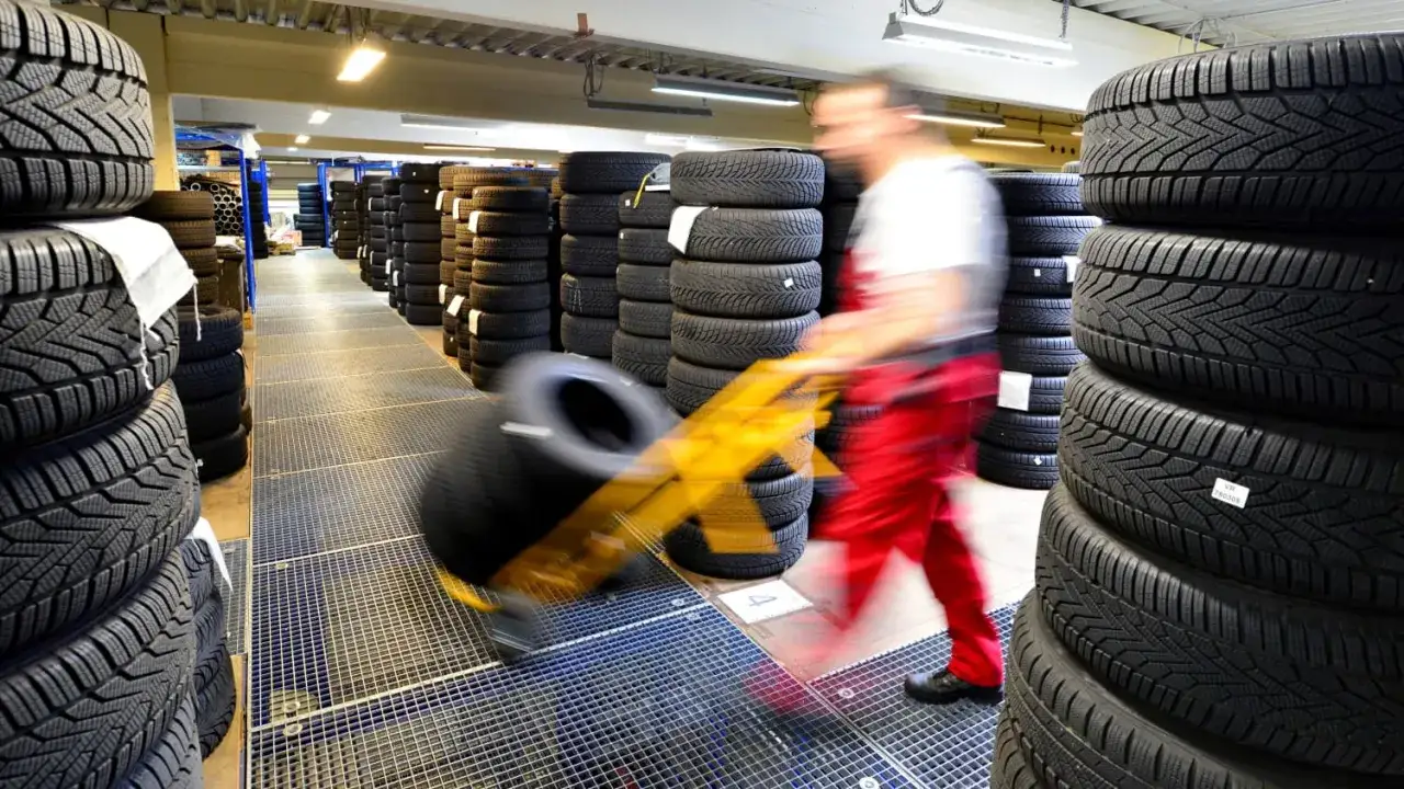 Reifenlagerung Kompletträder und Reifen ohne Felgen Vergleich