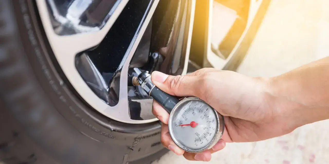 Auto Reifendruck prüfen